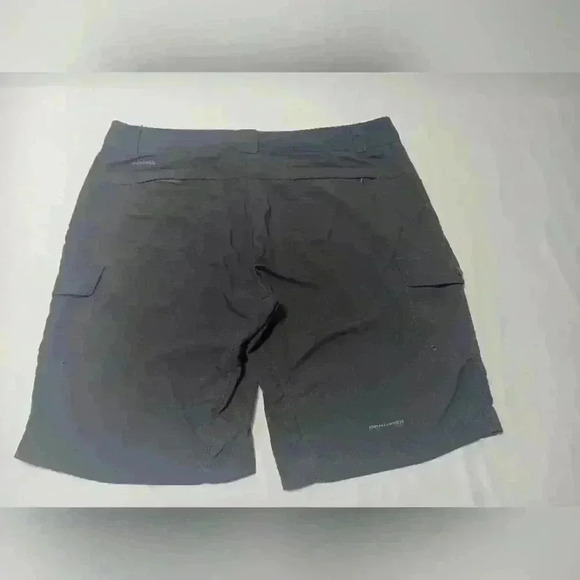 Columbia Omni Wick Cargo Shorts.  Ladies size 12 - Picture 2 of 8